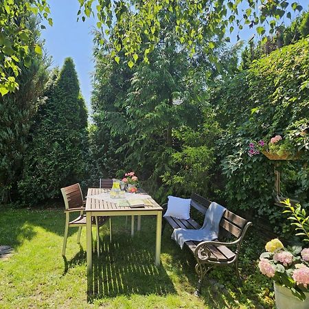 Apartament Garden- Parking, Ogrodek, Cicha Okolica Pruszcz Gdanski ภายนอก รูปภาพ